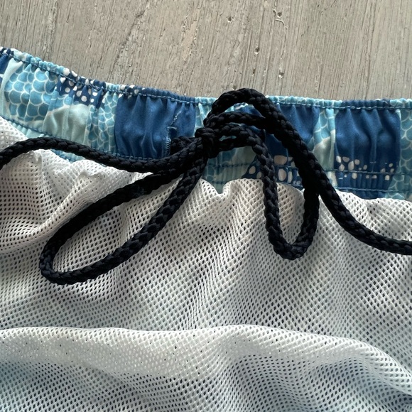 VINEYARD VINE MENS SWIM TRUNKS - Picture 4 of 9